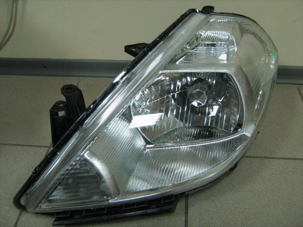 NISSAN TIIDA<br>2005    .   (),    ! 5009 R1-E <br>:750,00 .